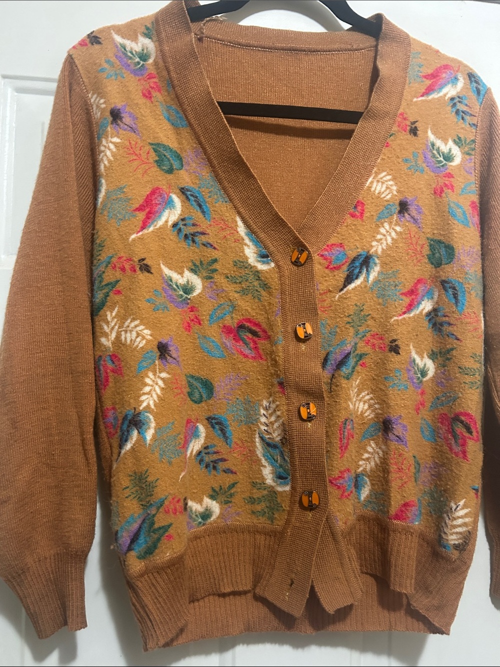 Amazing Vintage Floral Button Cardigan Sweater V-neck!